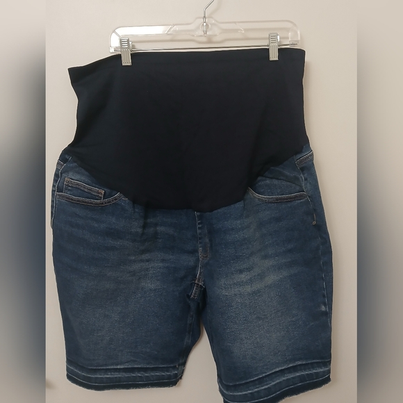 Women's Blue Denim Maternity Shorts - Picture 1 of 12